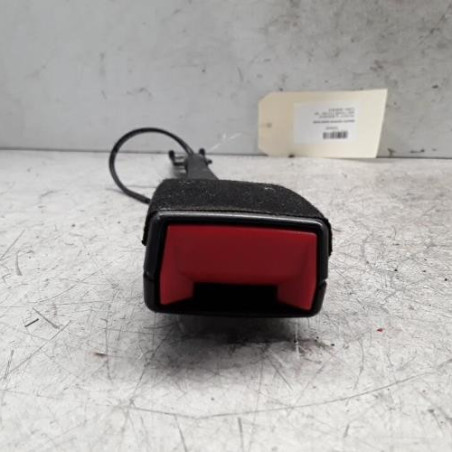 Attache ceinture avant droit PEUGEOT 3008 1
