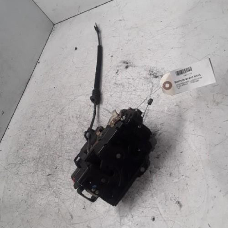 Serrure avant droit VOLKSWAGEN BORA