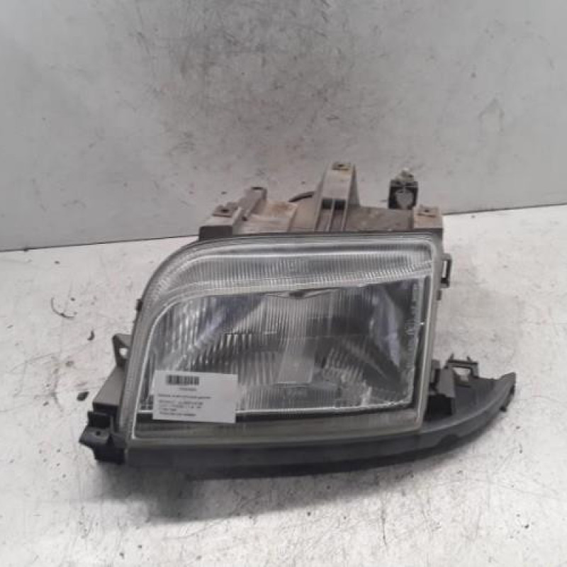 Optique avant principal gauche (feux)(phare) RENAULT CLIO 1
