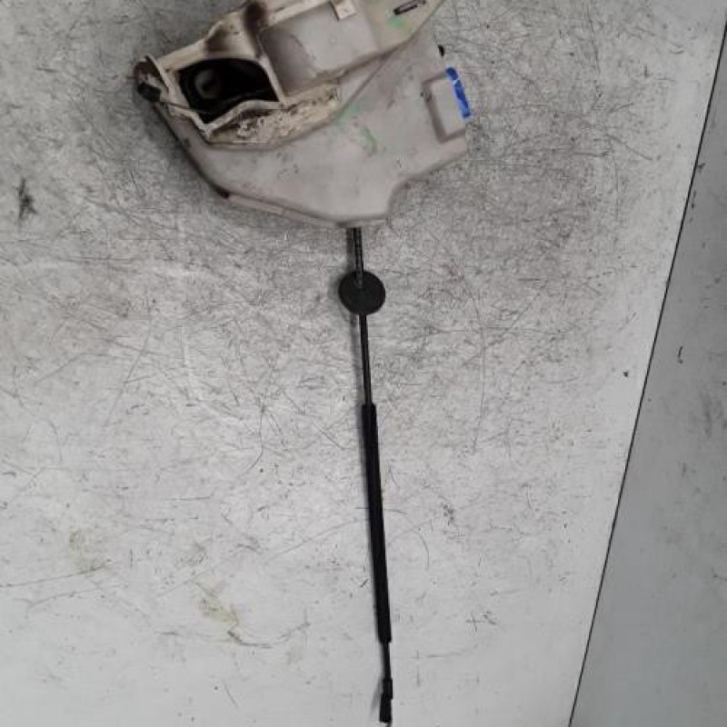 Serrure avant gauche VOLKSWAGEN GOLF 5 Serrure avant gauche VOLKSWAGEN GOLF 5