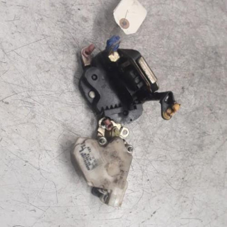 Serrure avant gauche NISSAN ALMERA TINO
