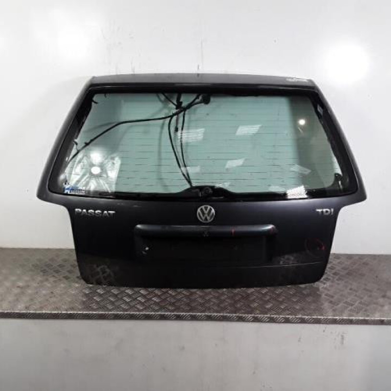 Malle/Hayon arriere VOLKSWAGEN PASSAT 4