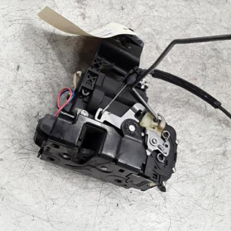 Serrure avant droit VOLKSWAGEN PASSAT 4