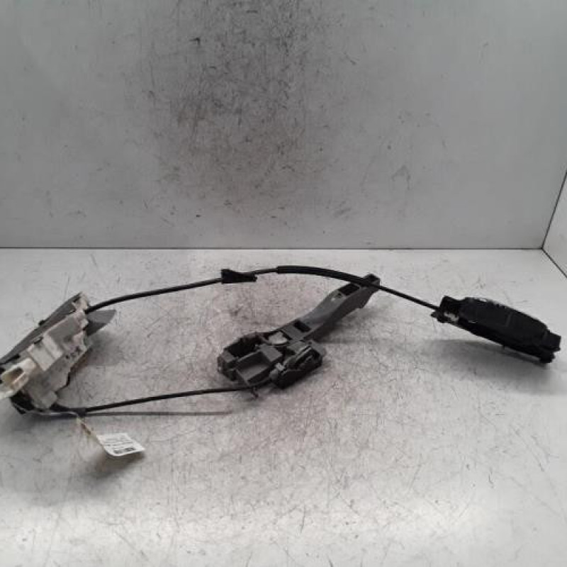 Serrure avant gauche CITROEN C4 1 Serrure avant gauche CITROEN C4 1