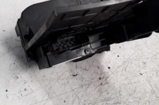 Serrure avant droit FORD FIESTA 5