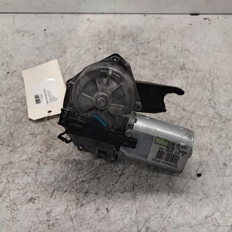 Moteur essuie glace arriere PEUGEOT 107 Photo n°1