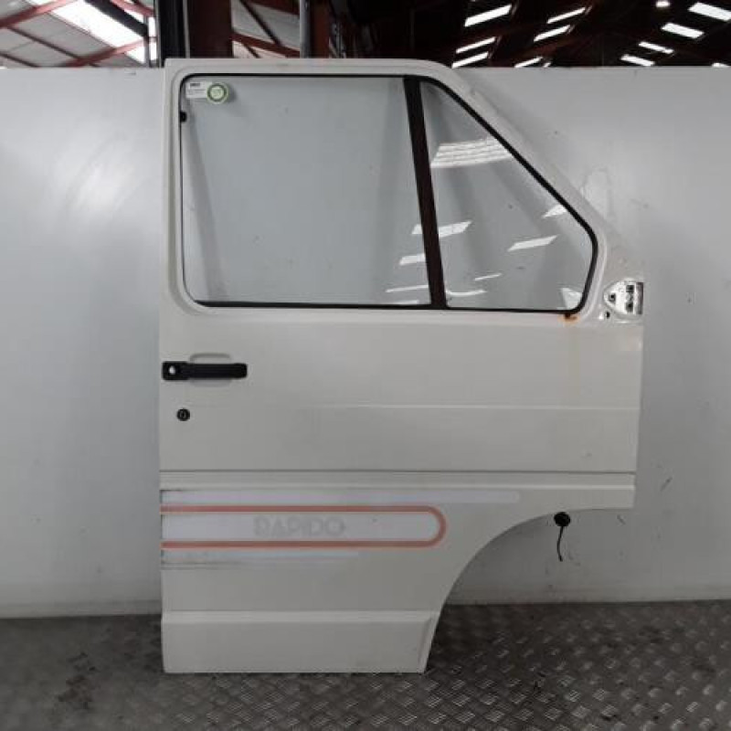 Porte avant droit RENAULT TRAFIC 1 Porte avant droit RENAULT TRAFIC 1