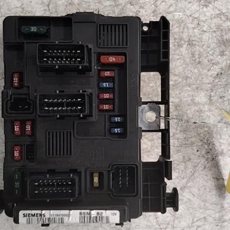 Boitier servitude moteur (BSM) PEUGEOT 206 Boitier servitude moteur (BSM) PEUGEOT 206