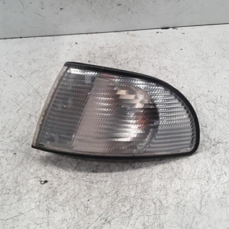 Optique avant secondaire gauche (feux)(clignotant) AUDI A4 1
