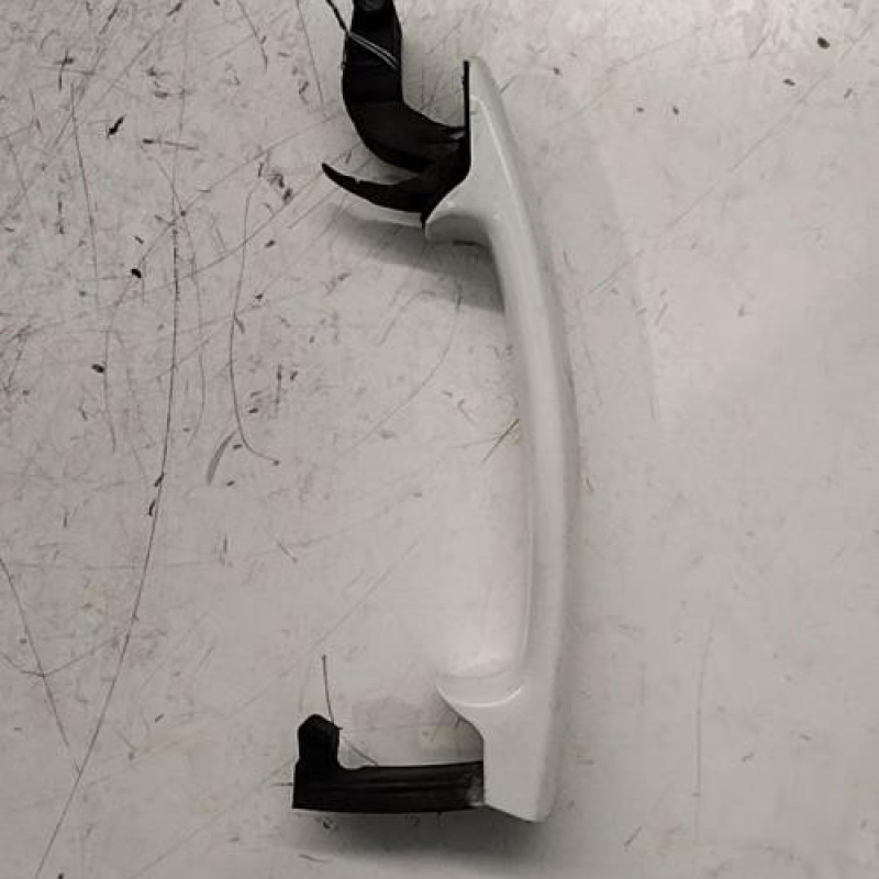 Poignee porte avant droit VOLKSWAGEN POLO 5 Poignee porte avant droit VOLKSWAGEN POLO 5