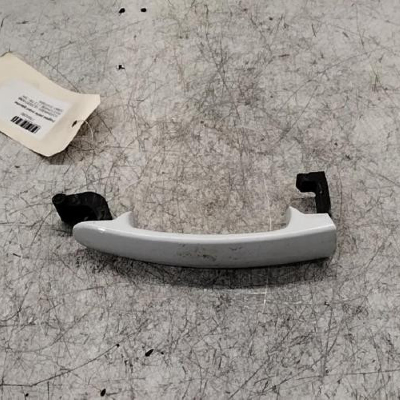 Poignee porte avant gauche VOLKSWAGEN POLO 5 Poignee porte avant gauche VOLKSWAGEN POLO 5