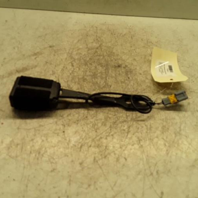 Attache ceinture avant droit PEUGEOT 2008 1