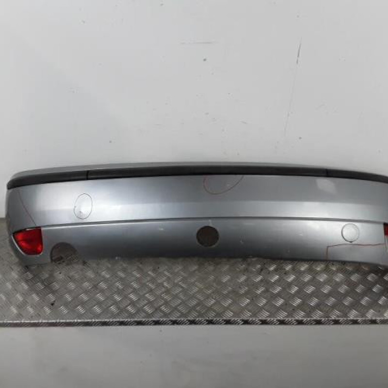 Pare choc arriere FORD FOCUS 1 Pare choc arriere FORD FOCUS 1