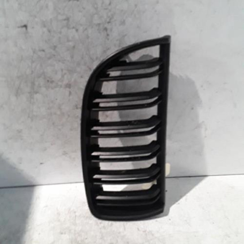 Calandre droite BMW SERIE 3 E91 Calandre droite BMW SERIE 3 E91