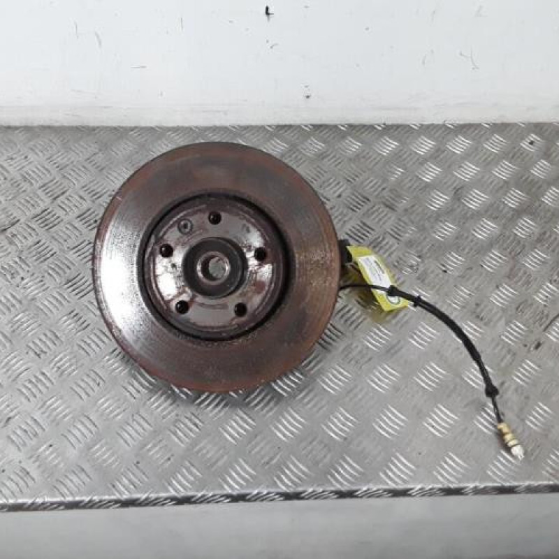 Moyeu avant droit OPEL VIVARO 1 Moyeu avant droit OPEL VIVARO 1
