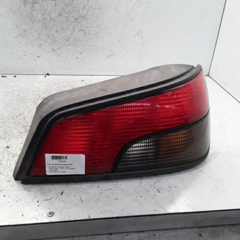 Feu arriere principal droit (feux) PEUGEOT 306 Feu arriere principal droit (feux) PEUGEOT 306