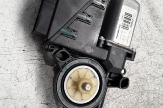 Leve vitre electrique avant droit VOLKSWAGEN POLO 4 Photo n°1