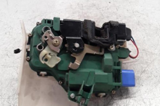 Serrure avant droit VOLKSWAGEN POLO 4