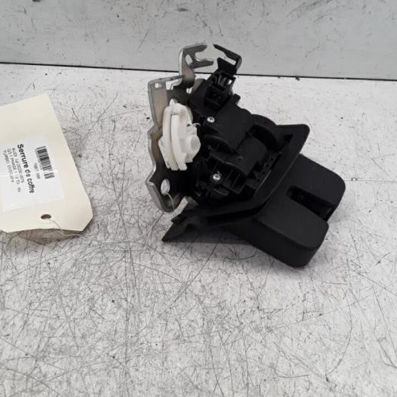 Serrure de coffre AUDI Q3 1 Serrure de coffre AUDI Q3 1