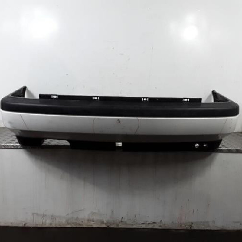 Pare choc arriere VOLKSWAGEN VENTO
