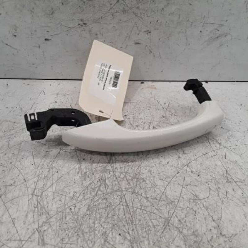 Poignee porte arriere gauche AUDI Q3 1 Poignee porte arriere gauche AUDI Q3 1