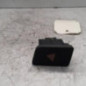 Bouton de warning AUDI Q3 1