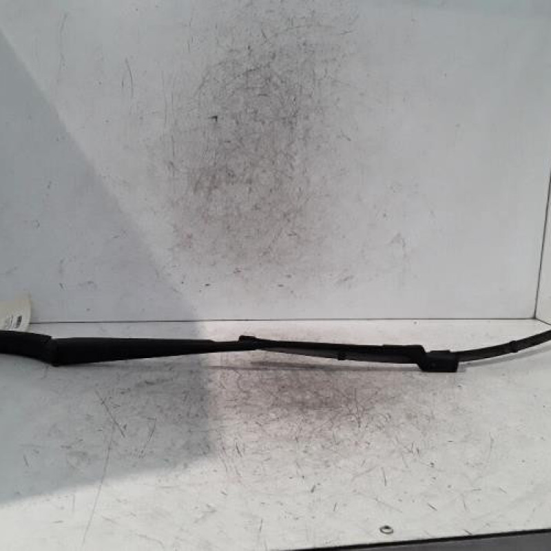 Bras essuie glace avant droit VOLKSWAGEN TIGUAN 1 Bras essuie glace avant droit VOLKSWAGEN TIGUAN 1