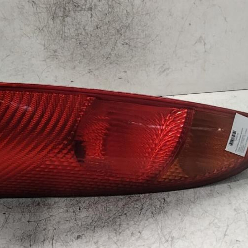 Feu arriere principal gauche (feux) FORD FOCUS 1 Feu arriere principal gauche (feux) FORD FOCUS 1