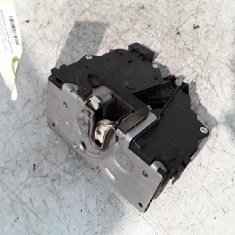 Serrure avant gauche FIAT PUNTO EVO 3 Serrure avant gauche FIAT PUNTO EVO 3