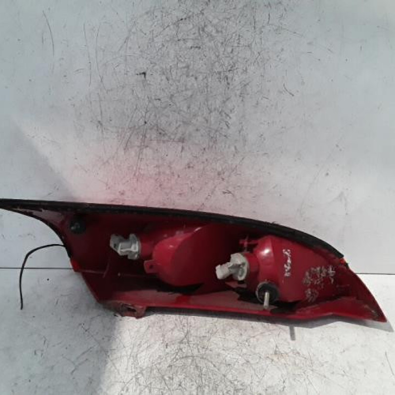 Feu arriere principal gauche (feux) FORD FOCUS 1 Feu arriere principal gauche (feux) FORD FOCUS 1