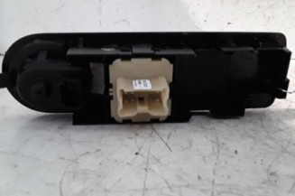Interrupteur de leve vitre avant gauche RENAULT CLIO 4