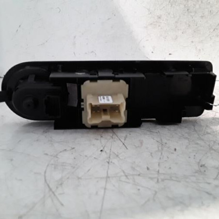 Interrupteur de leve vitre avant gauche RENAULT CLIO 4