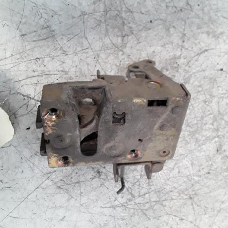 Serrure avant droit PEUGEOT 106