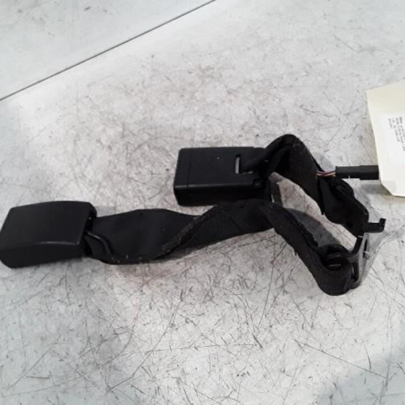 Attache ceinture arriere droit BMW SERIE 3 F30/F80