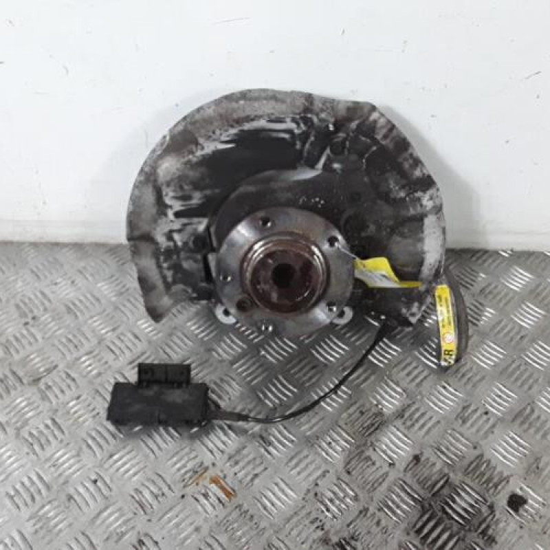 Moyeu avant droit BMW SERIE 5 E61 Moyeu avant droit BMW SERIE 5 E61