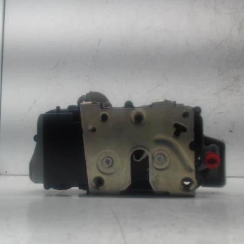 Serrure arriere droit PEUGEOT 406 Serrure arriere droit PEUGEOT 406