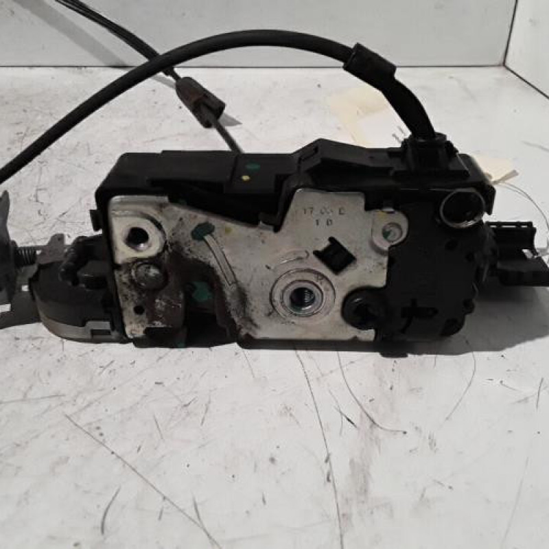 Serrure avant droit PEUGEOT 207