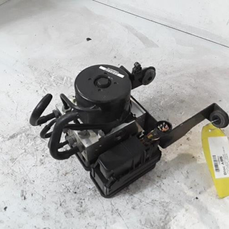 Bloc ABS (freins anti-blocage) VOLVO V 40 2 Bloc ABS (freins anti-blocage) VOLVO V 40 2