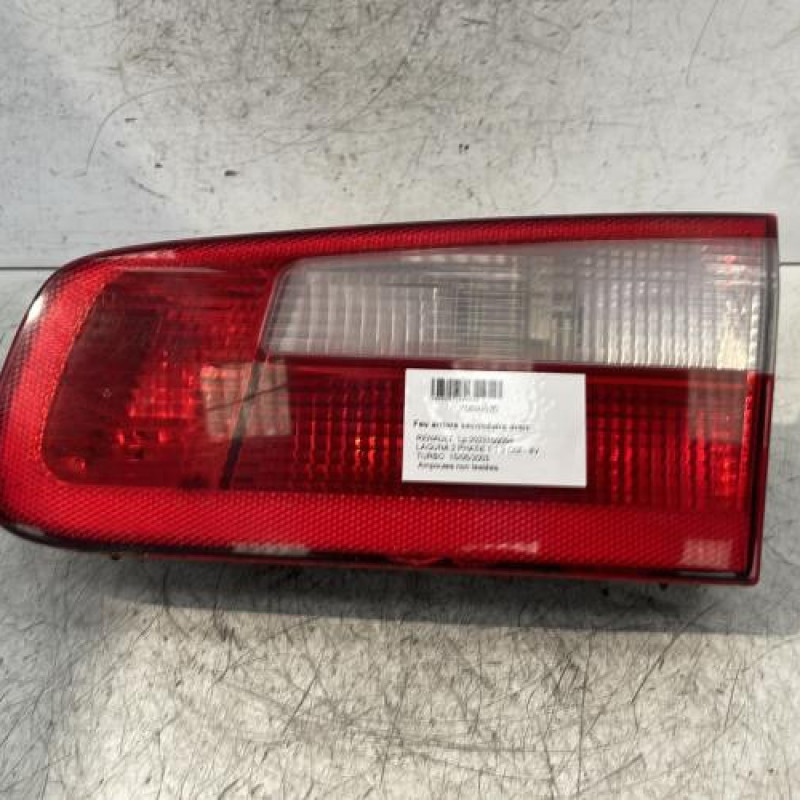 Feu arriere secondaire droit (feux) RENAULT LAGUNA 2 Feu arriere secondaire droit (feux) RENAULT LAGUNA 2