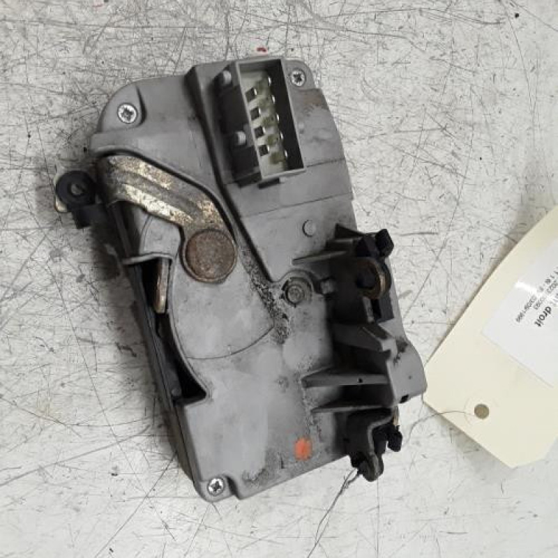Serrure avant droit PEUGEOT 206