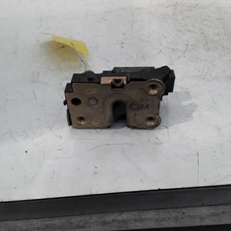 Serrure avant droit RENAULT MASTER 2