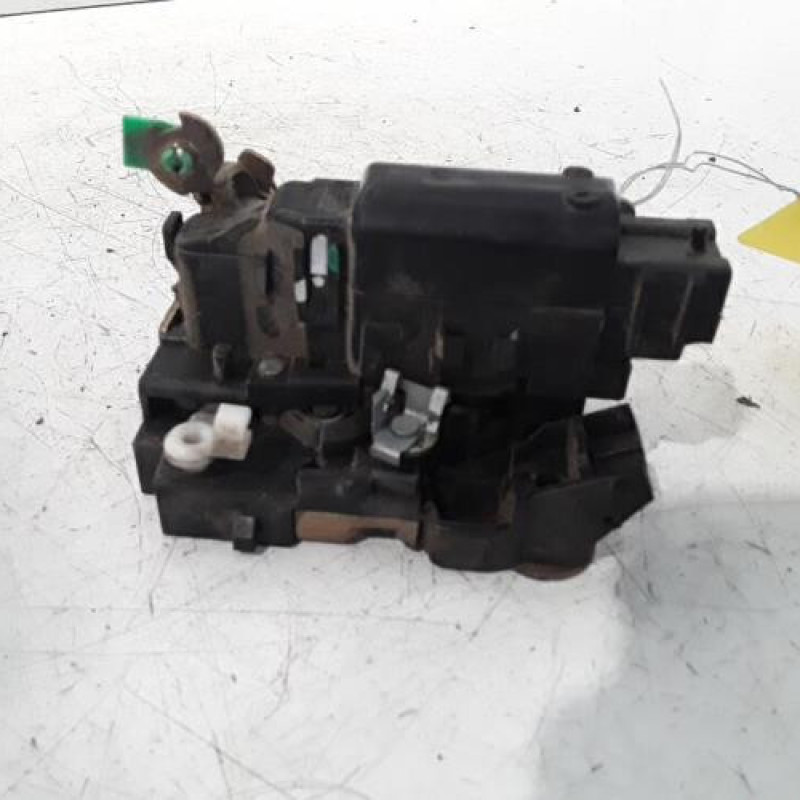 Serrure avant droit OPEL MOVANO A Serrure avant droit OPEL MOVANO A