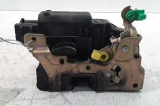 Serrure avant droit OPEL MOVANO A