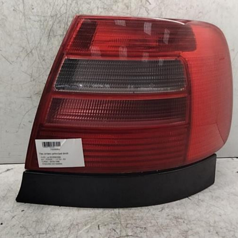 Feu arriere principal droit (feux) AUDI A4 1 Feu arriere principal droit (feux) AUDI A4 1