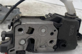 Serrure arriere droit PEUGEOT 308 1