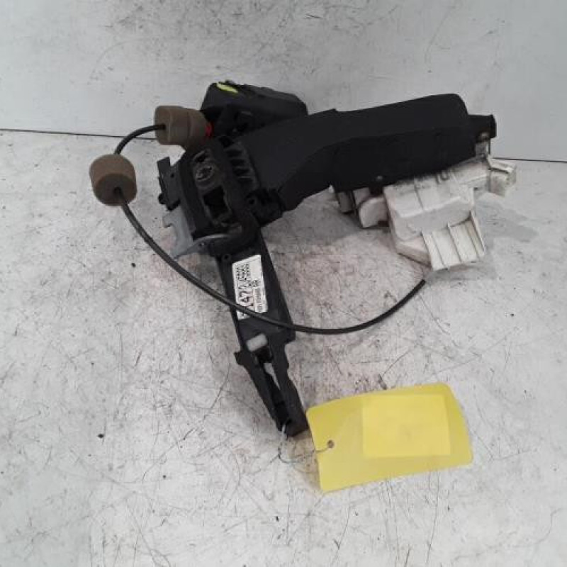 Serrure avant gauche FORD MONDEO 2 Serrure avant gauche FORD MONDEO 2