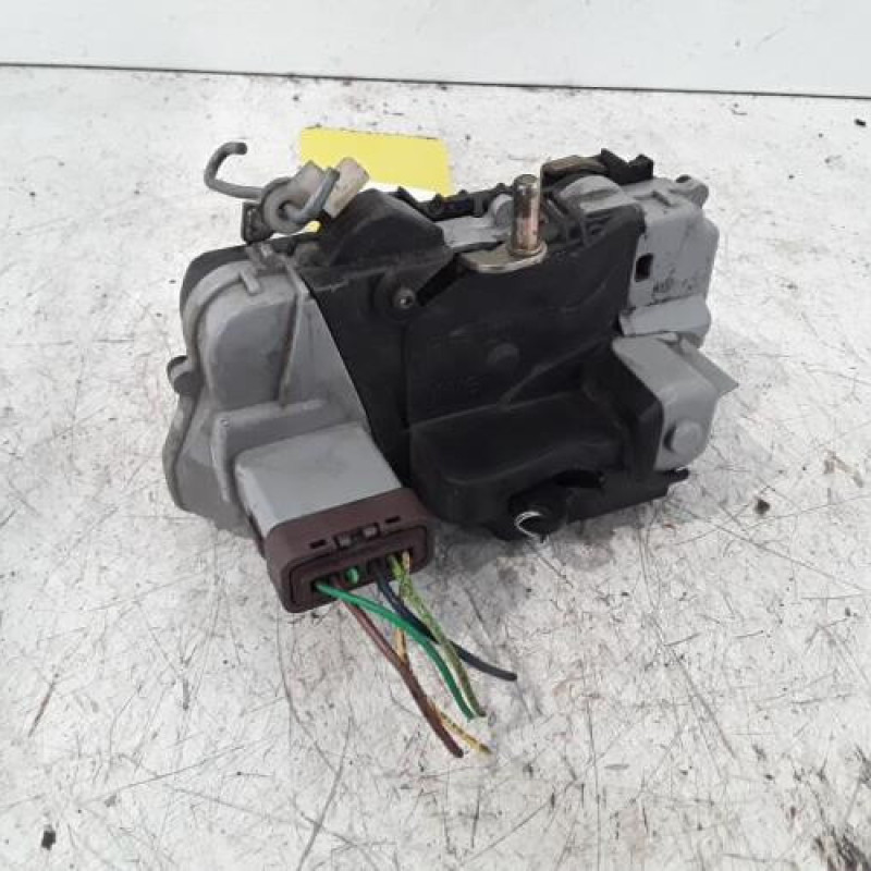 Serrure avant gauche CITROEN XSARA PICASSO Serrure avant gauche CITROEN XSARA PICASSO