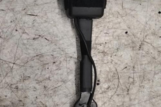 Attache ceinture avant droit PEUGEOT 2008 1 Photo n°1
