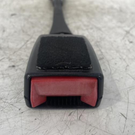 Attache ceinture avant droit PEUGEOT 5008 1