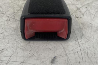 Attache ceinture avant gauche PEUGEOT 3008 1